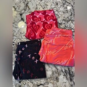 Like new Lularoe Valentine leggings - 3 pairs